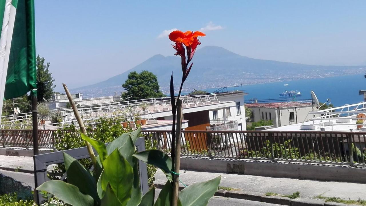Monocamera Con Terrazzogiardino -Studette -Zona Panoramica Posillipo Неаполь Екстер'єр фото
