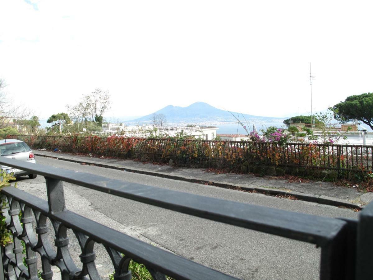 Monocamera Con Terrazzogiardino -Studette -Zona Panoramica Posillipo Неаполь Екстер'єр фото